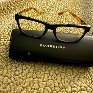 Burberry eyewear(SOLD)